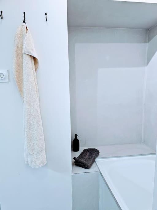 Oasis Parfumee 4 Couchages Au Coeur De Grasse Wifi Apartment Luaran gambar